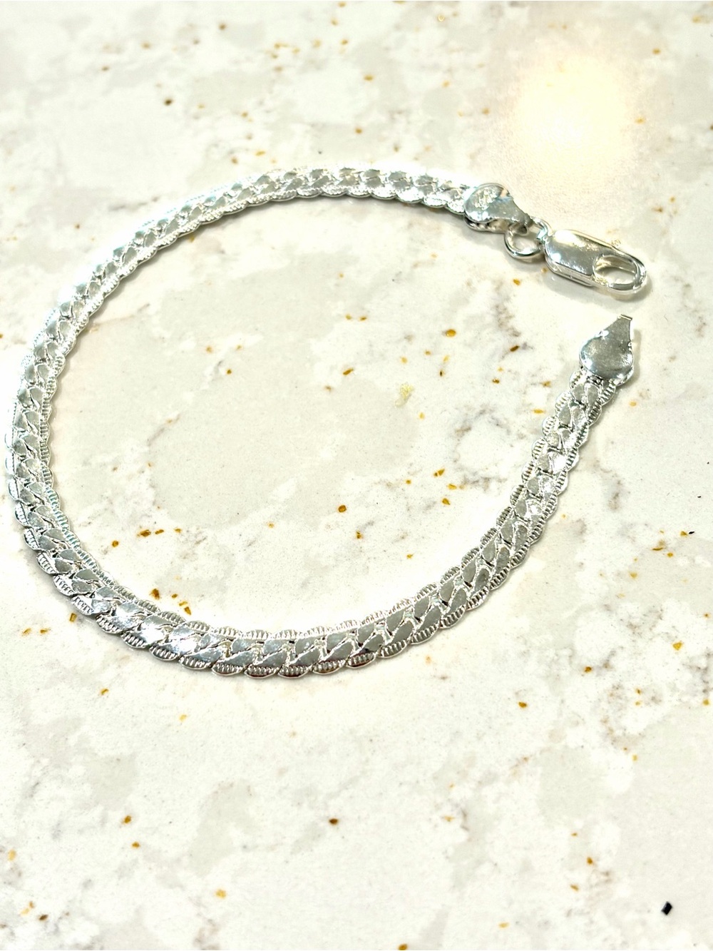 Solid 925 Sterling Silver Diamond-Cut Curb Link Chain Bracelet (7.1 Grams) 7” - Picture 2 of 4